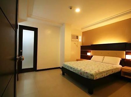 Olongapo Travel Lodge Zewnętrze zdjęcie